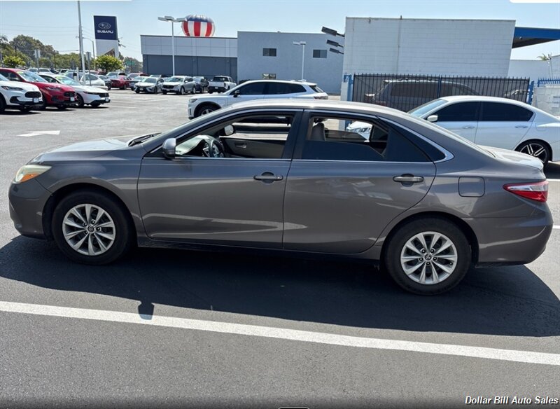 2015 Toyota Camry LE - Photo 2 - Visalia, CA 93292