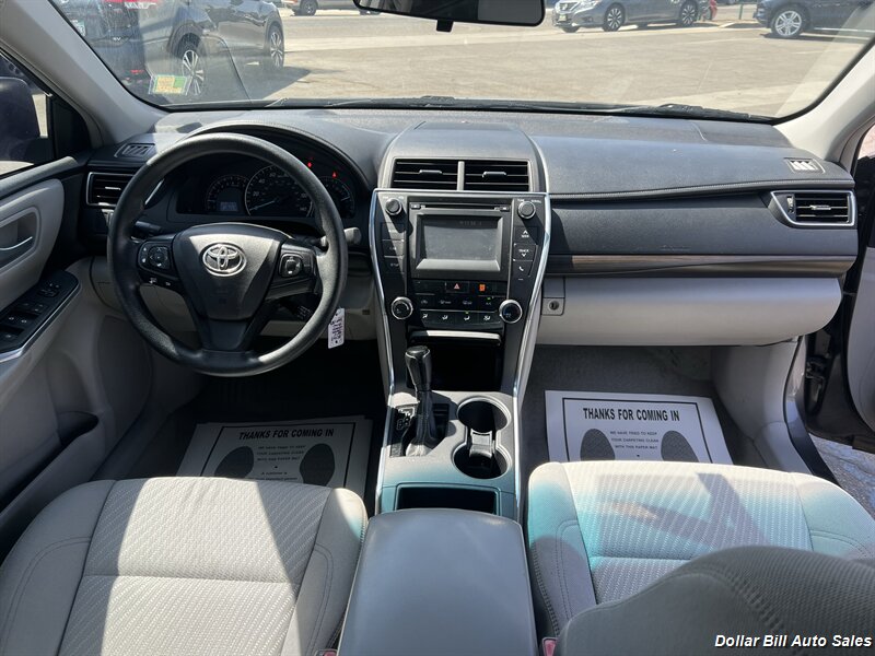 2015 Toyota Camry LE - Photo 13 - Visalia, CA 93292
