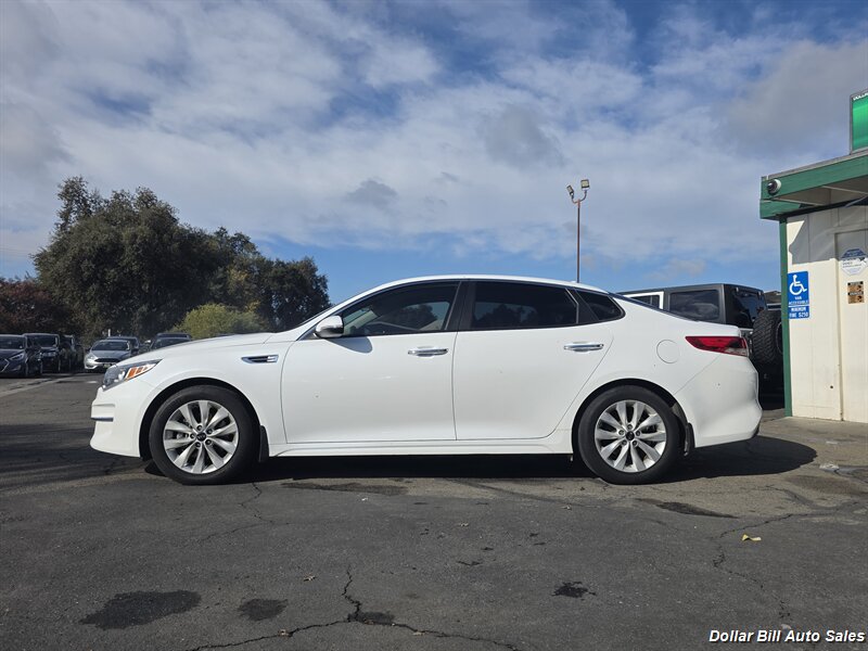2018 Kia Optima LX - Photo 4 - Visalia, CA 93292