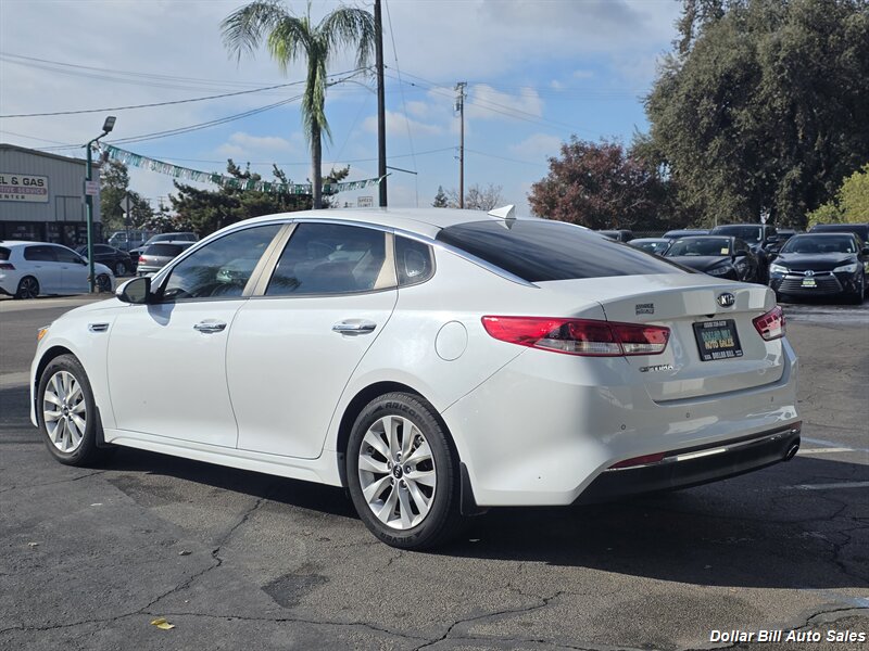 2018 Kia Optima LX - Photo 5 - Visalia, CA 93292