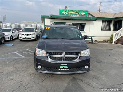 2019 Dodge Grand Caravan SXT   - Photo 2 - Visalia, CA 93292