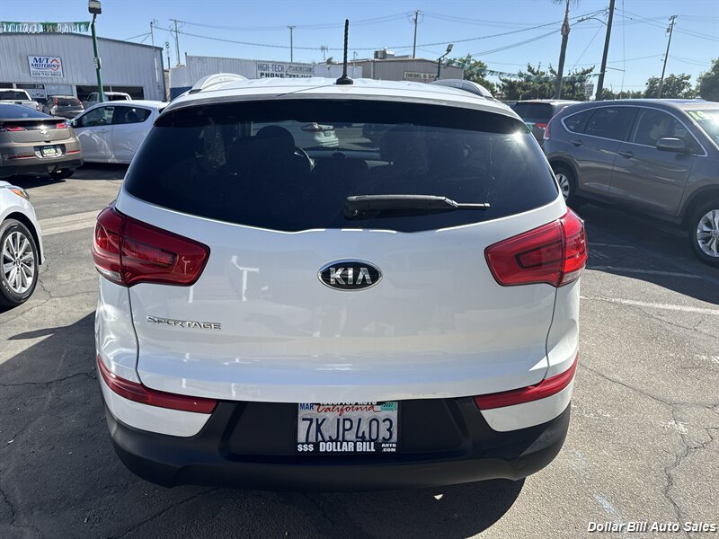 2015 Kia Sportage LX - Photo 4 - Visalia, CA 93292