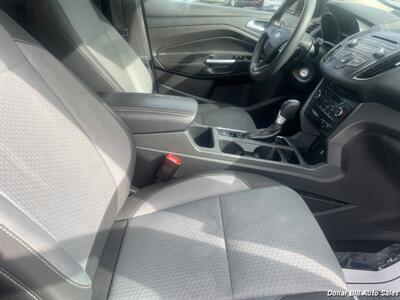 2017 Ford Escape SE   - Photo 14 - Visalia, CA 93292