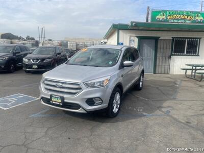 2017 Ford Escape SE   - Photo 3 - Visalia, CA 93292