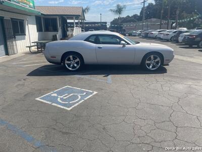 2012 Dodge Challenger SXT   - Photo 8 - Visalia, CA 93292