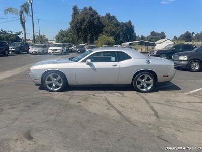 2012 Dodge Challenger SXT   - Photo 4 - Visalia, CA 93292