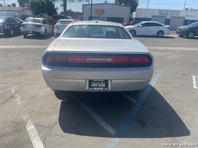 2012 Dodge Challenger SXT   - Photo 6 - Visalia, CA 93292