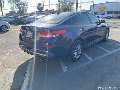 2019 Kia Optima LX   - Photo 7 - Visalia, CA 93292