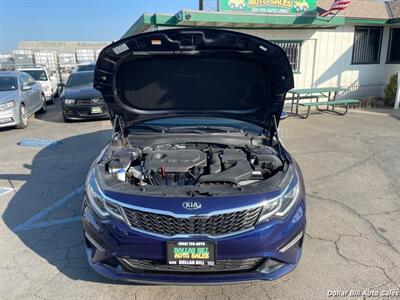 2019 Kia Optima LX   - Photo 9 - Visalia, CA 93292