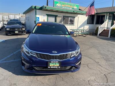 2019 Kia Optima LX   - Photo 2 - Visalia, CA 93292