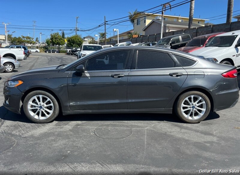 2019 Ford Fusion SE - Photo 2 - Visalia, CA 93292