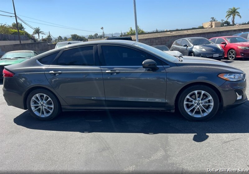 2019 Ford Fusion SE   - Photo 1 - Visalia, CA 93292