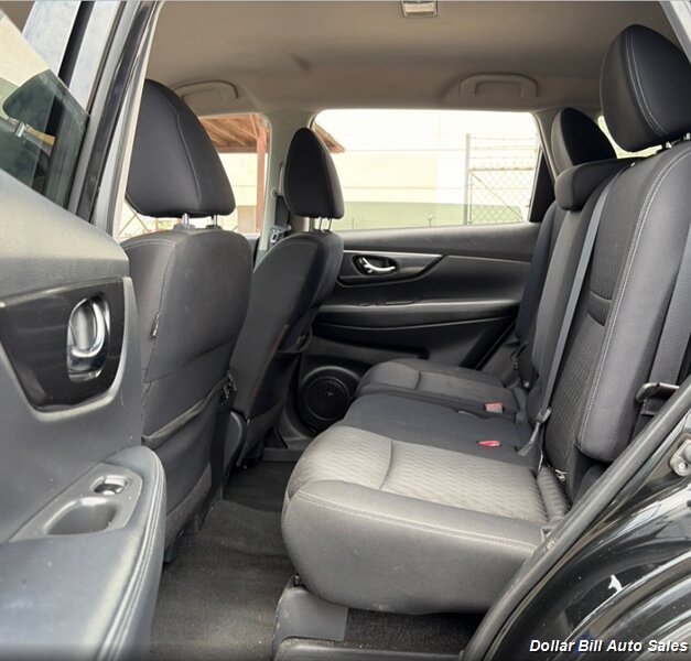 2020 Nissan Rogue SV - Photo 7 - Visalia, CA 93292