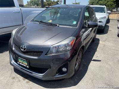 2012 Toyota Yaris 5-Door SE Hatchback