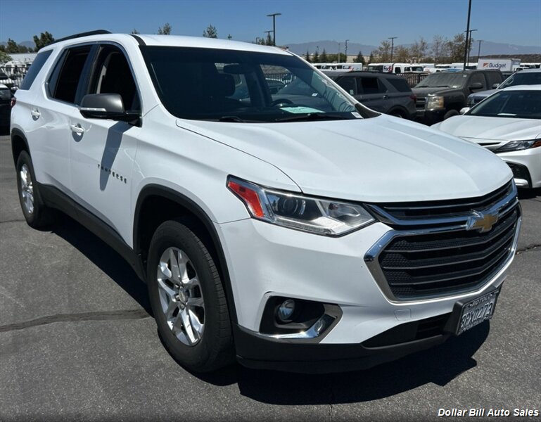2020 Chevrolet Traverse LT Cloth   - Photo 1 - Visalia, CA 93292