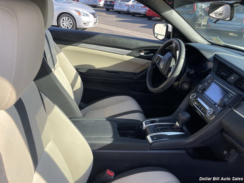 2017 Honda Civic LX - Photo 12 - Visalia, CA 93292