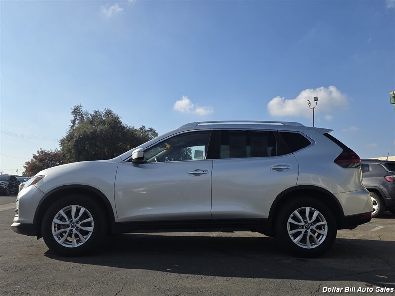 2019 Nissan Rogue SV - Photo 4 - Visalia, CA 93292