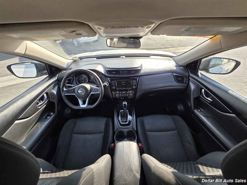 2019 Nissan Rogue SV - Photo 13 - Visalia, CA 93292