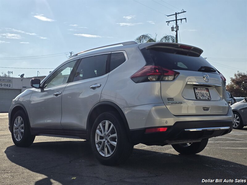 2019 Nissan Rogue SV - Photo 5 - Visalia, CA 93292