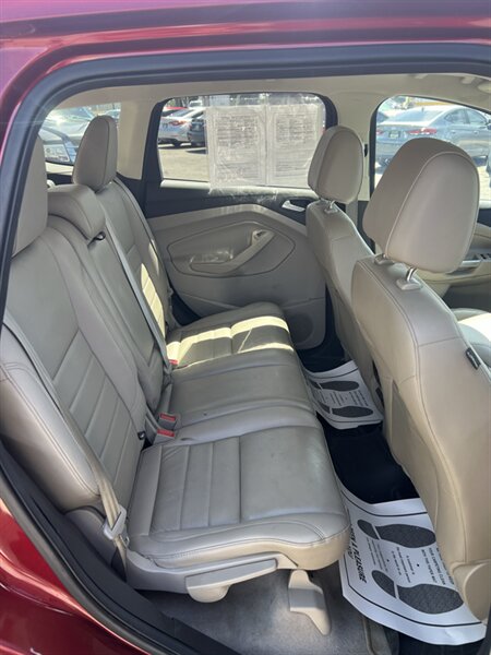 2015 Ford Escape Titanium - Photo 10 - Visalia, CA 93292
