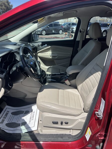 2015 Ford Escape Titanium - Photo 7 - Visalia, CA 93292