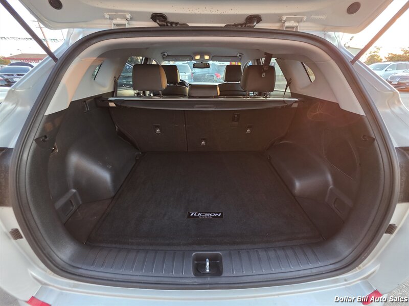 2017 Hyundai TUCSON SE Plus - Photo 11 - Visalia, CA 93292