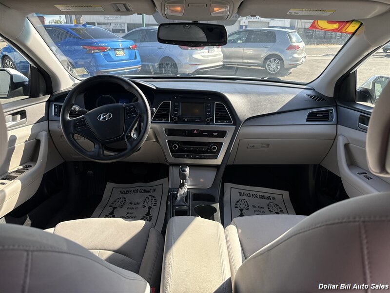 2015 Hyundai SONATA SE - Photo 6 - Visalia, CA 93292