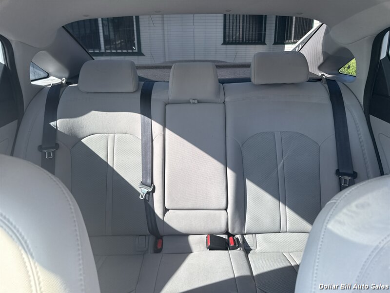 2015 Hyundai SONATA SE - Photo 9 - Visalia, CA 93292