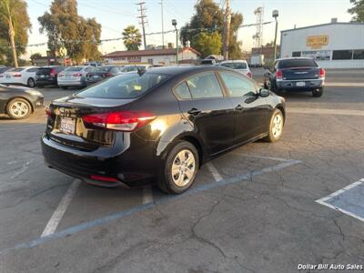 2018 Kia Forte LX   - Photo 7 - Visalia, CA 93292