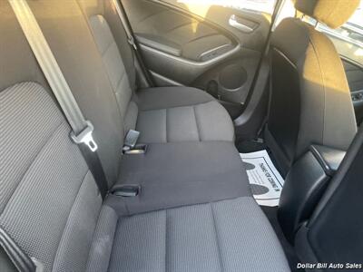 2018 Kia Forte LX   - Photo 13 - Visalia, CA 93292