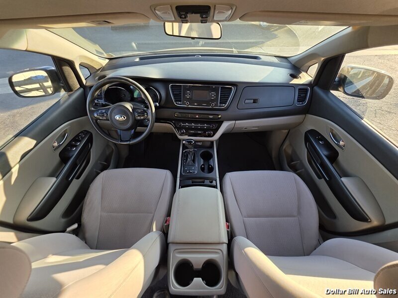 2016 Kia Sedona LX - Photo 13 - Visalia, CA 93292