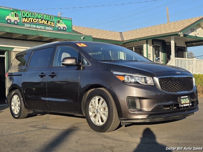 2016 Kia Sedona LX   - Photo 1 - Visalia, CA 93292