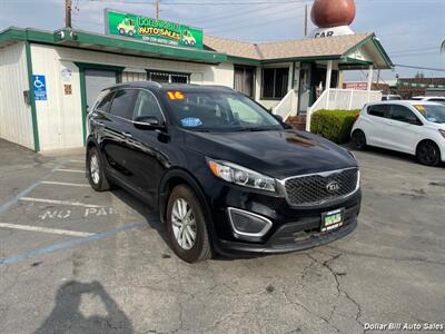 2016 Kia Sorento LX   - Photo 1 - Visalia, CA 93292