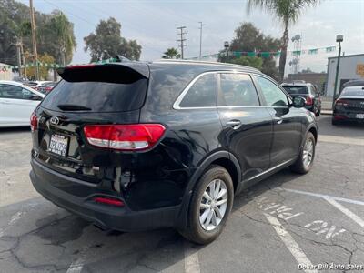 2016 Kia Sorento LX   - Photo 7 - Visalia, CA 93292