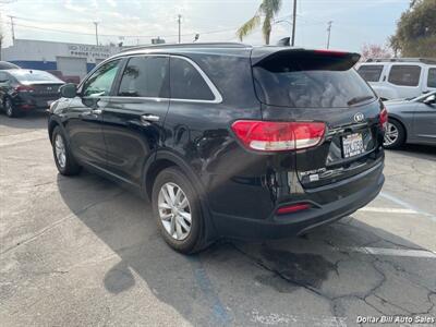 2016 Kia Sorento LX   - Photo 5 - Visalia, CA 93292