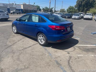 2018 Ford Focus SE   - Photo 5 - Visalia, CA 93292