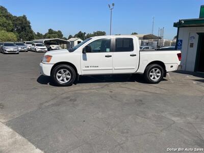 2010 Nissan Titan SE   - Photo 4 - Visalia, CA 93292