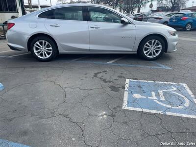 2018 Chevrolet Malibu LT   - Photo 8 - Visalia, CA 93292