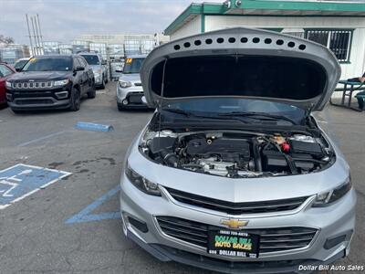 2018 Chevrolet Malibu LT   - Photo 9 - Visalia, CA 93292