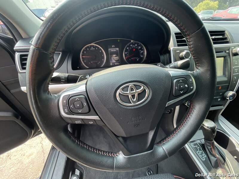 2015 Toyota Camry SE   - Photo 7 - Visalia, CA 93292