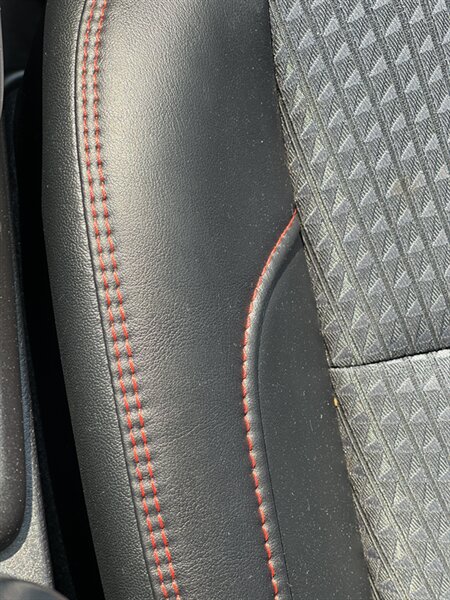 2015 Toyota Camry SE   - Photo 10 - Visalia, CA 93292