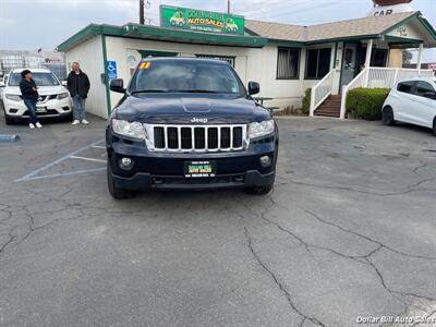 2011 Jeep Grand Cherokee Laredo   - Photo 2 - Visalia, CA 93292