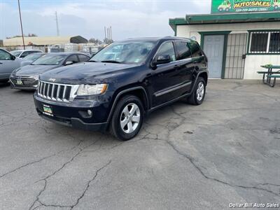 2011 Jeep Grand Cherokee Laredo   - Photo 3 - Visalia, CA 93292