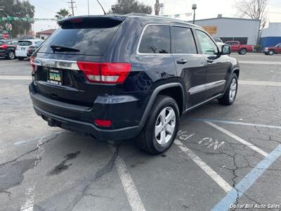 2011 Jeep Grand Cherokee Laredo   - Photo 7 - Visalia, CA 93292