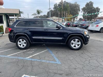 2011 Jeep Grand Cherokee Laredo   - Photo 8 - Visalia, CA 93292