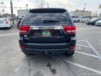 2011 Jeep Grand Cherokee Laredo   - Photo 6 - Visalia, CA 93292