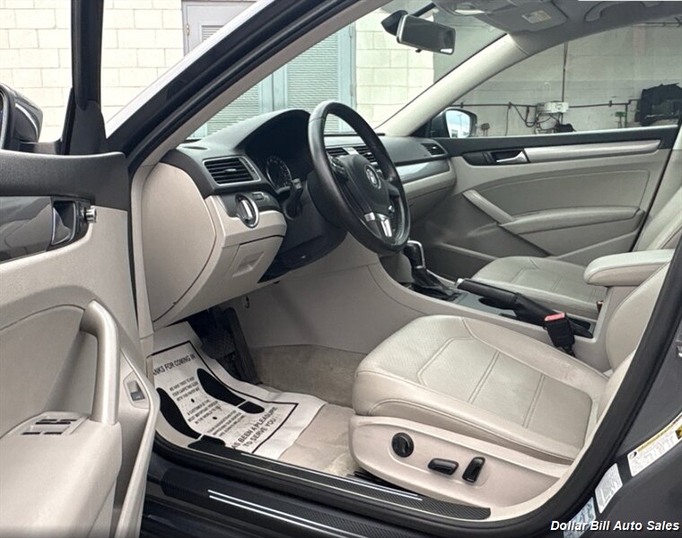 2015 Volkswagen Passat 1.8T S - Photo 5 - Visalia, CA 93292