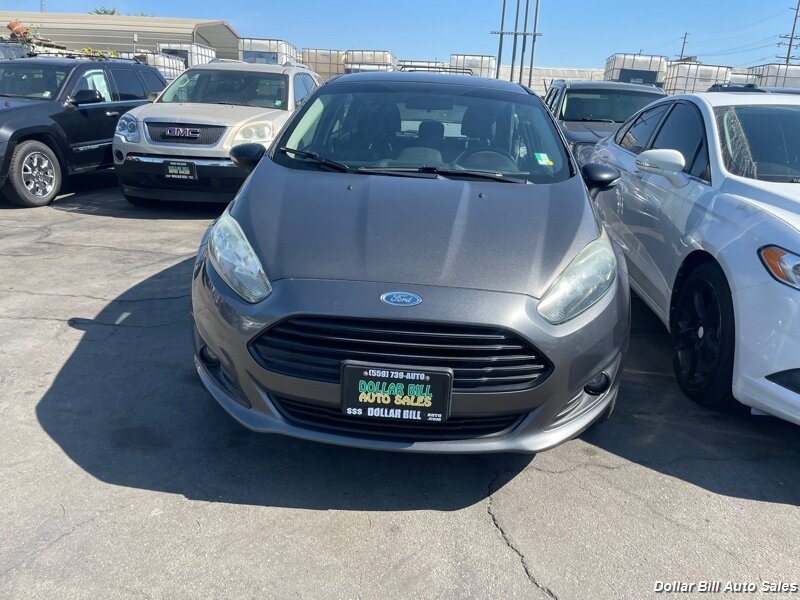2016 Ford Fiesta SE - Photo 1 - Visalia, CA 93292