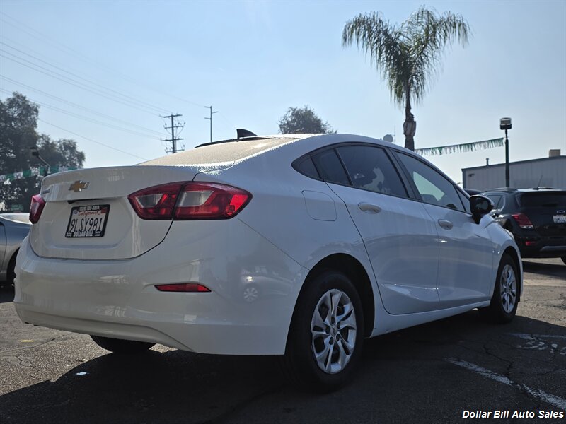2019 Chevrolet Cruze LS - Photo 7 - Visalia, CA 93292