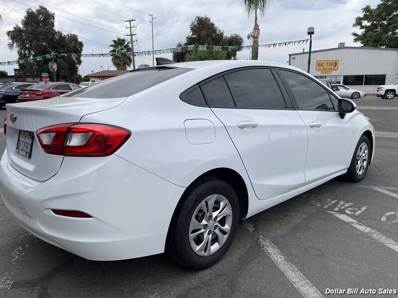 2019 Chevrolet Cruze LS   - Photo 3 - Visalia, CA 93292